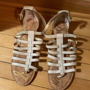 Cute sandels new without tags